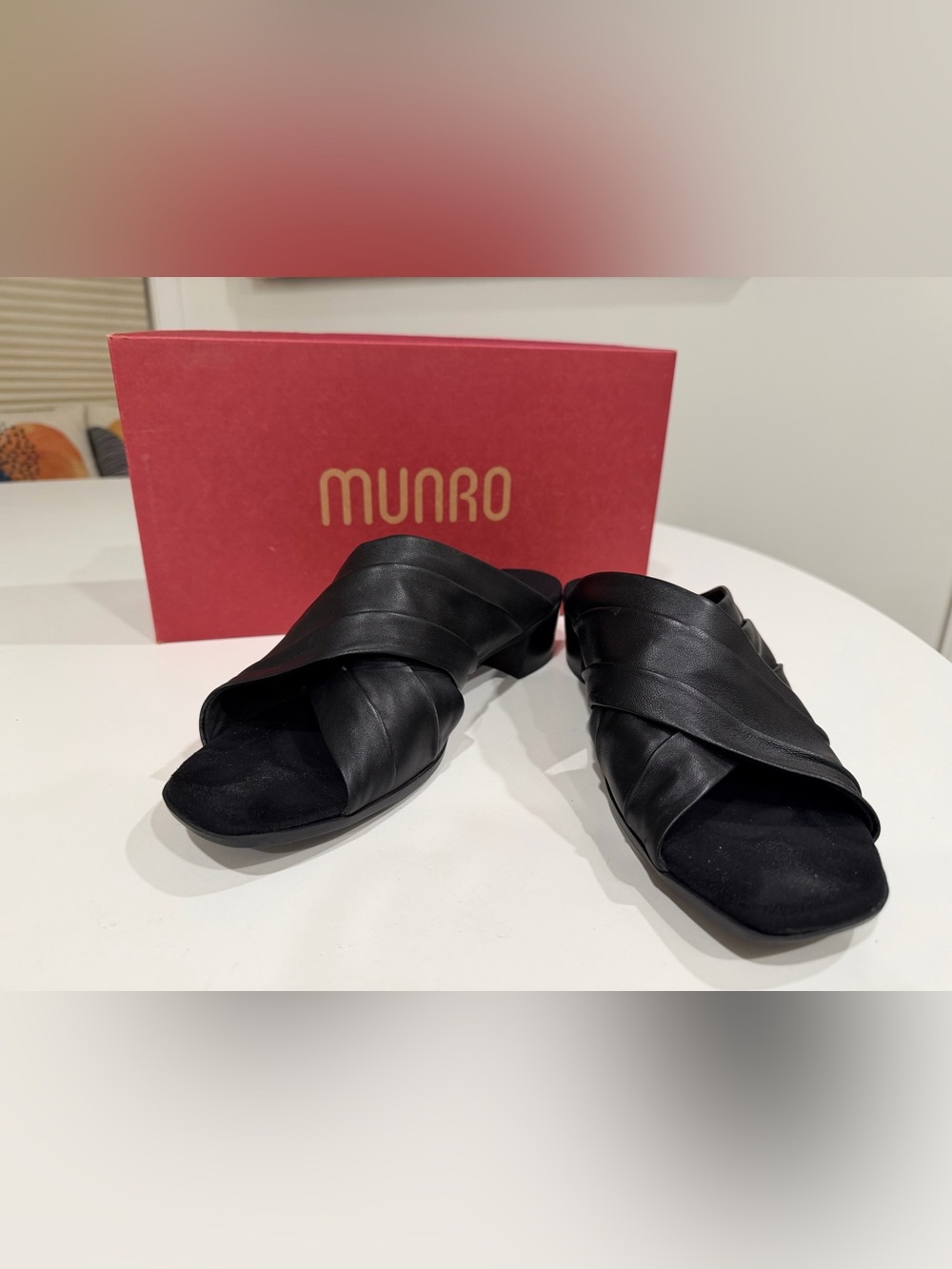 MUNRO LEE BLACK LAMB LEATHER SLIDE SANDAL Size US 12M EU 42